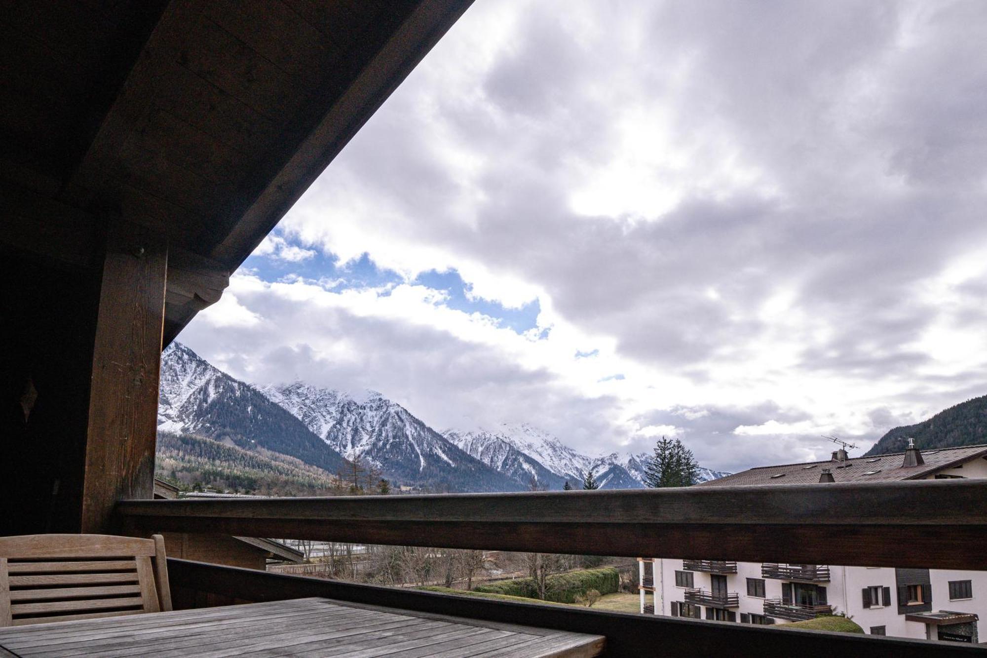 Apartment Capucin - A 3 Bedroom Chamonix Mountain Loft Exterior foto