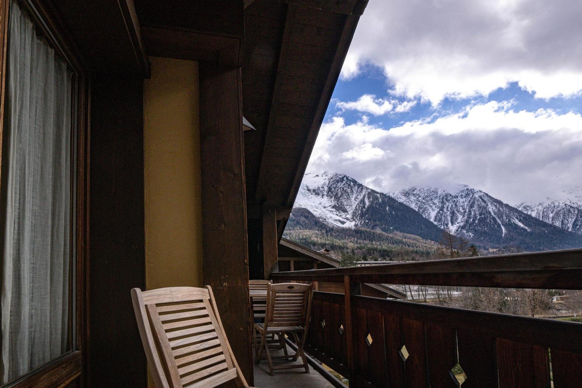 Apartment Capucin - A 3 Bedroom Chamonix Mountain Loft Exterior foto